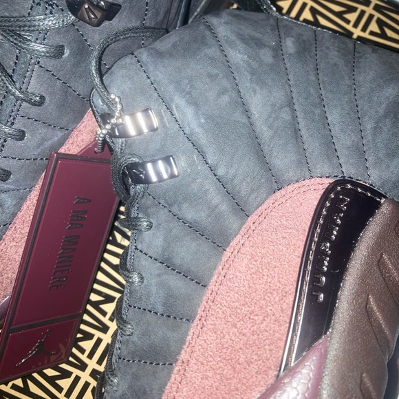 A Ma Maniere Jordan 12 9.5M. - Picture 4 of 6